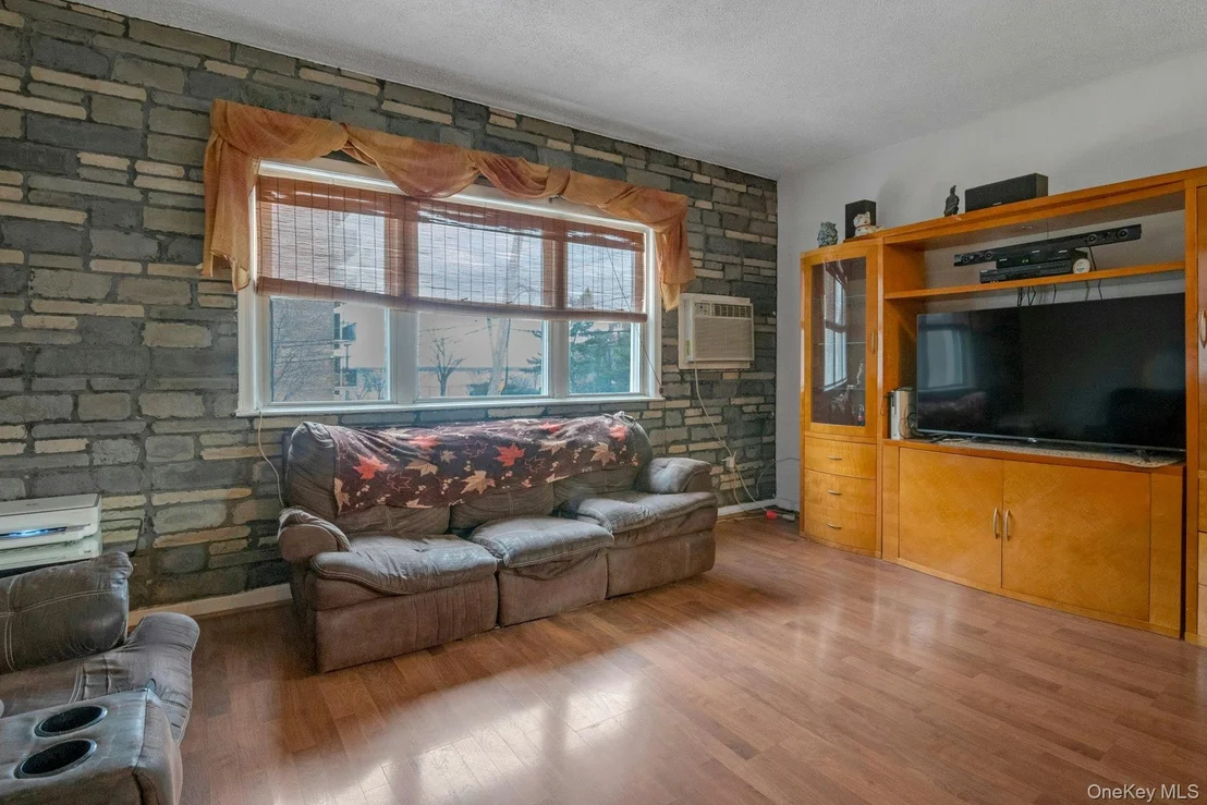 Photo of 1103 Stadium Avenue