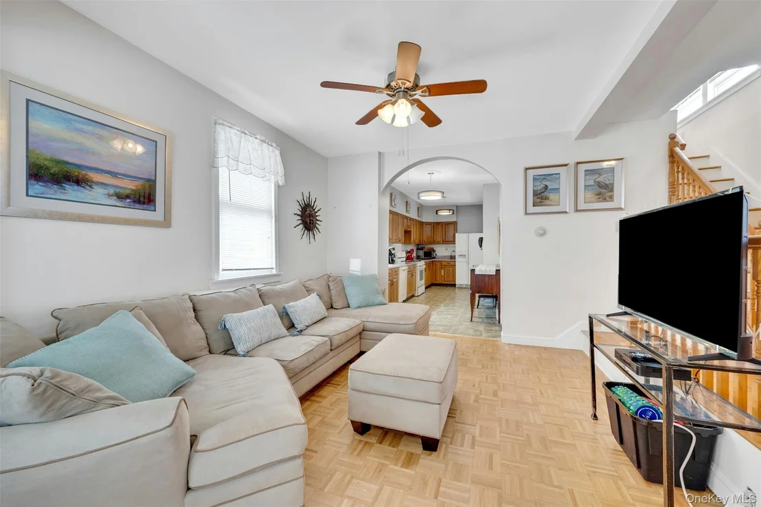 Photo of 1650 Research Avenue