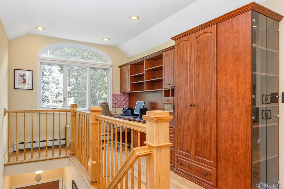 Photo of 1340 Spur Drive S
