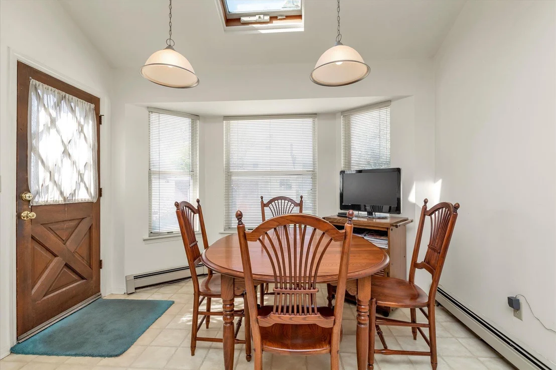 Photo of 7 Sunset Avenue