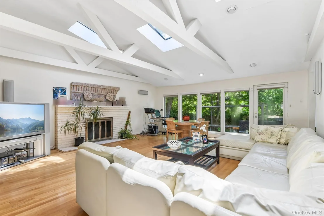 Photo of 62 Larch Hill Road