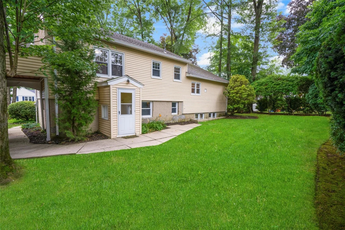 Photo of 320 Stuart Drive