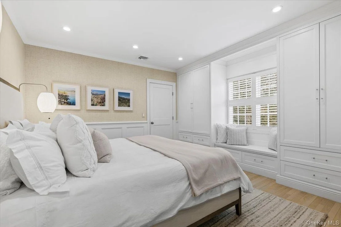 Photo of 2 Cowles Avenue