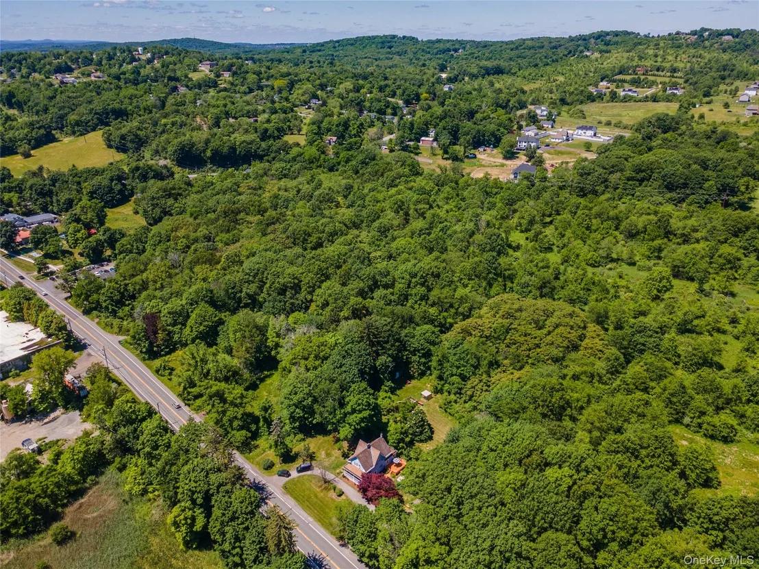Photo of 5375 Route 9W