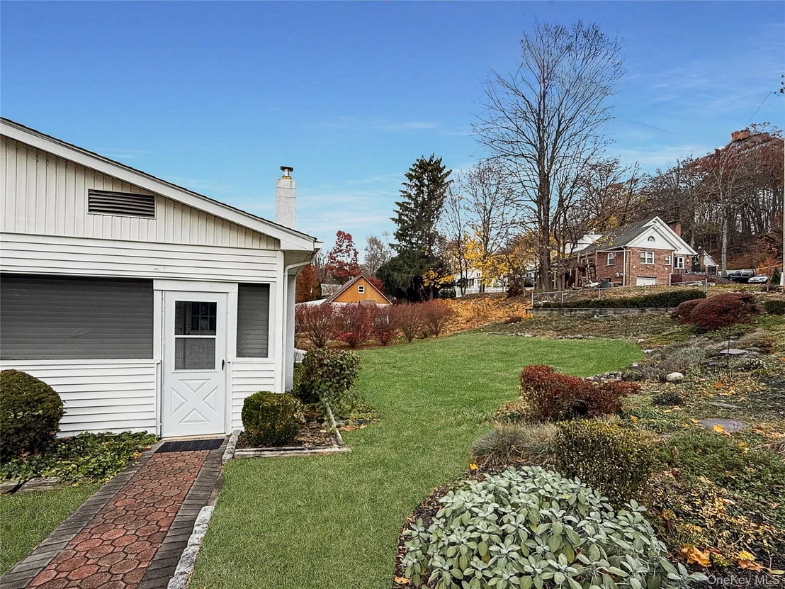 Photo of 112 Putnam Road