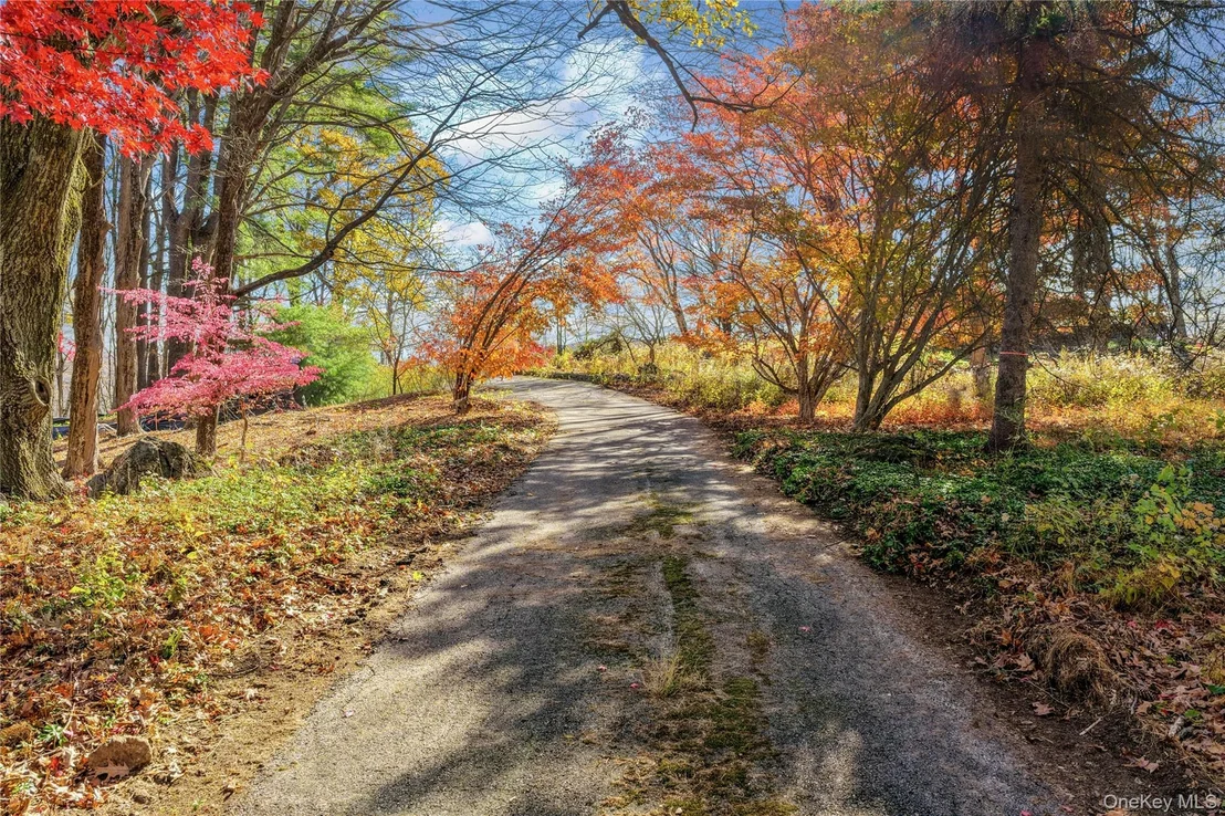 Photo of 115 Old Roaring Brook Road