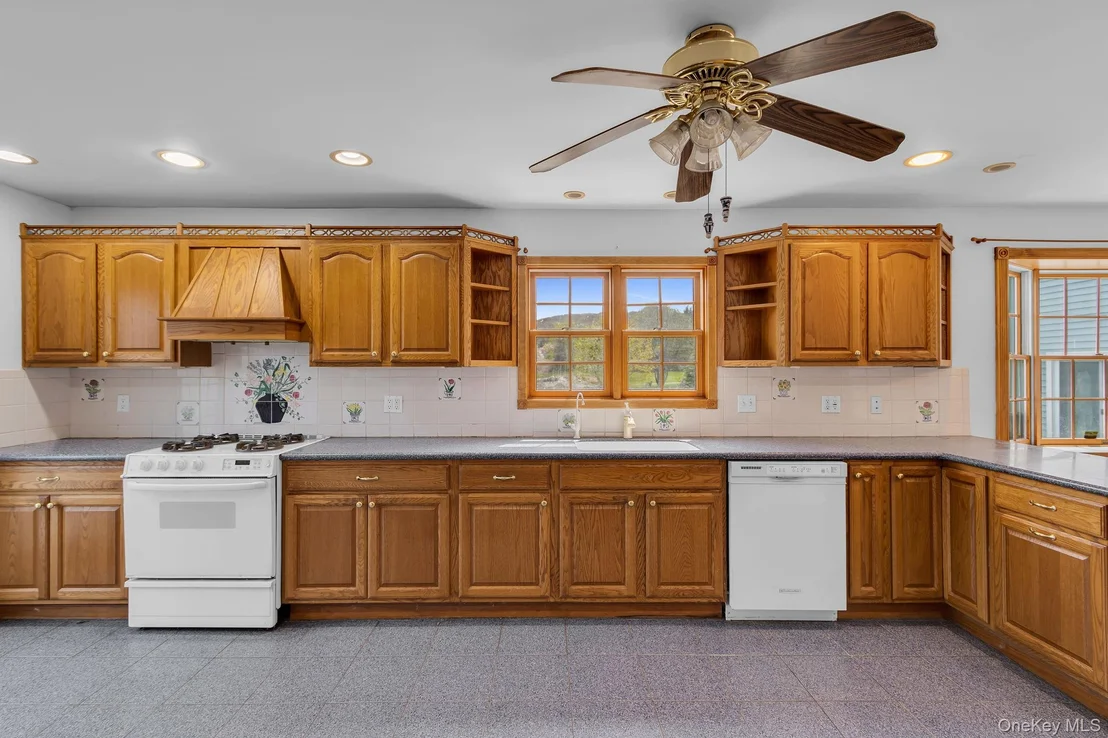 Photo of 172 Cornwall Hill Road