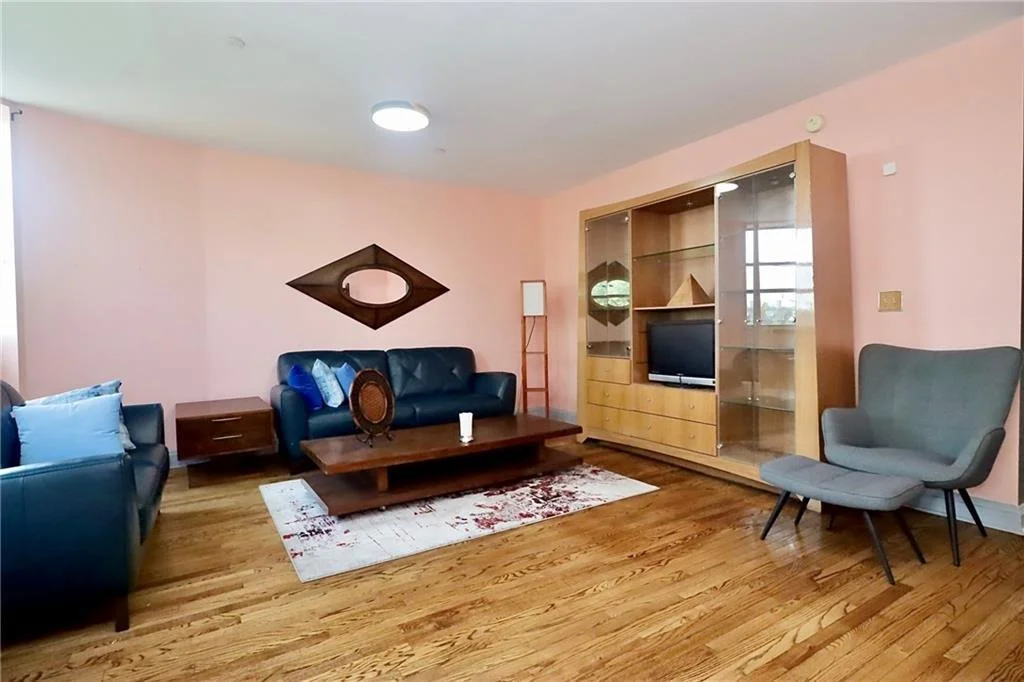 Photo of Unit 4E at 848 Park Place