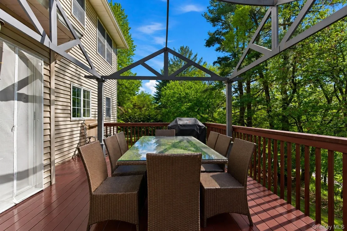 Photo of 105 Hempstead Road