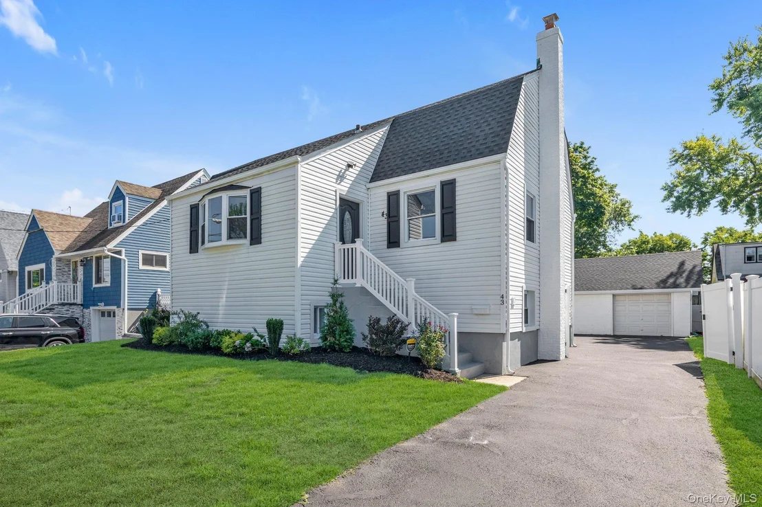 Photo of 43 Westside Avenue