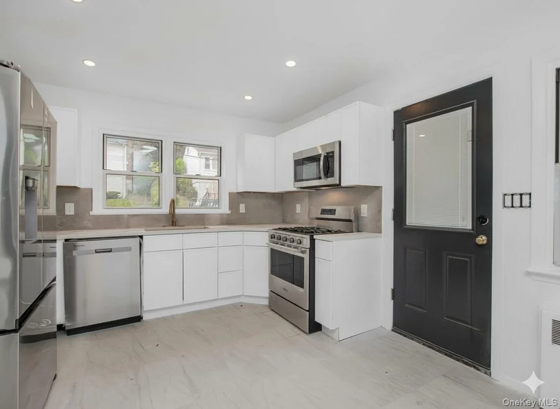 Photo of 25 Linn ( aka 183 Putnam Avenue) Place