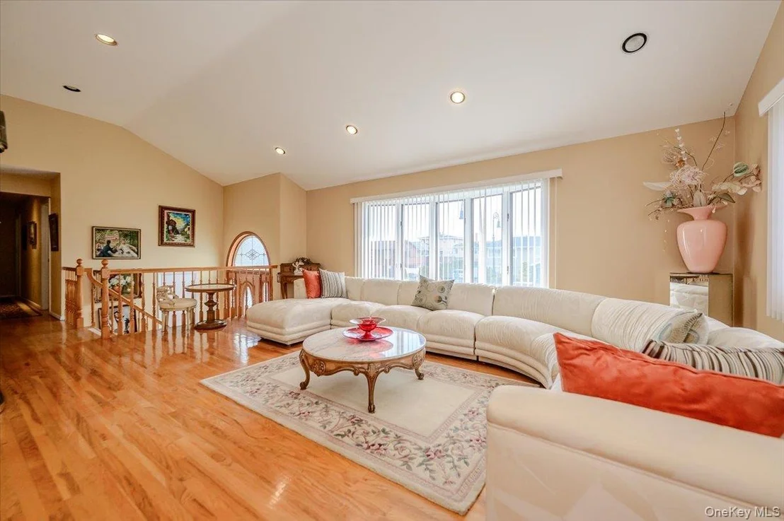 Photo of 159 National Boulevard