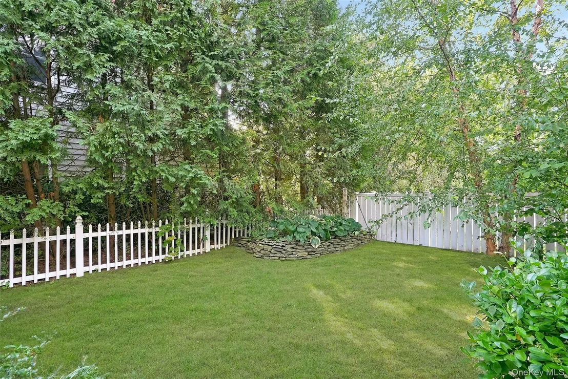 Photo of 102 Florence Avenue