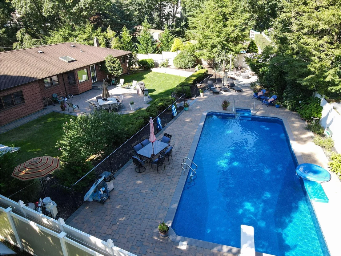 Photo of 111 Lone Oak Path