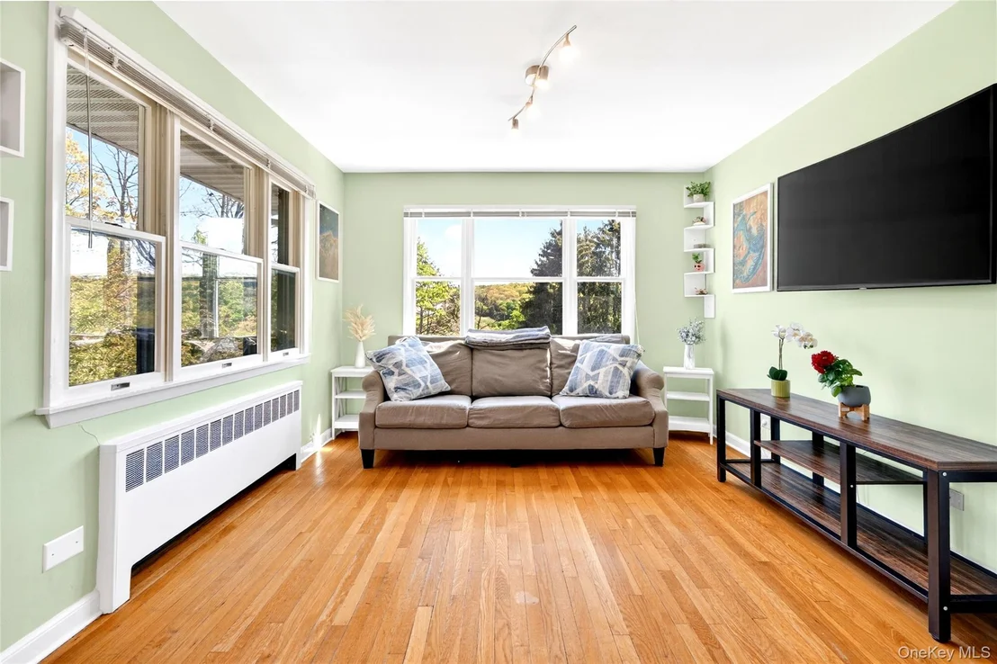 Photo of 25 Hillside Avenue