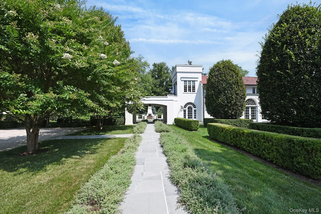 Photo of 73 Park Drive S