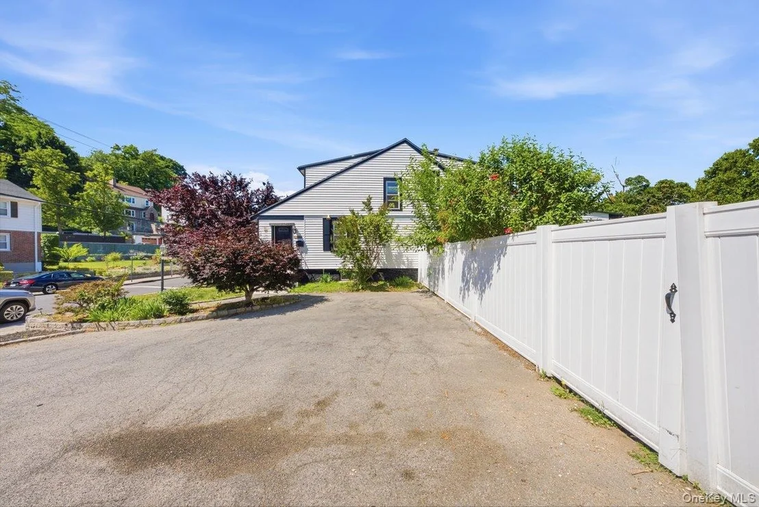 Photo of 172 Crescent Place