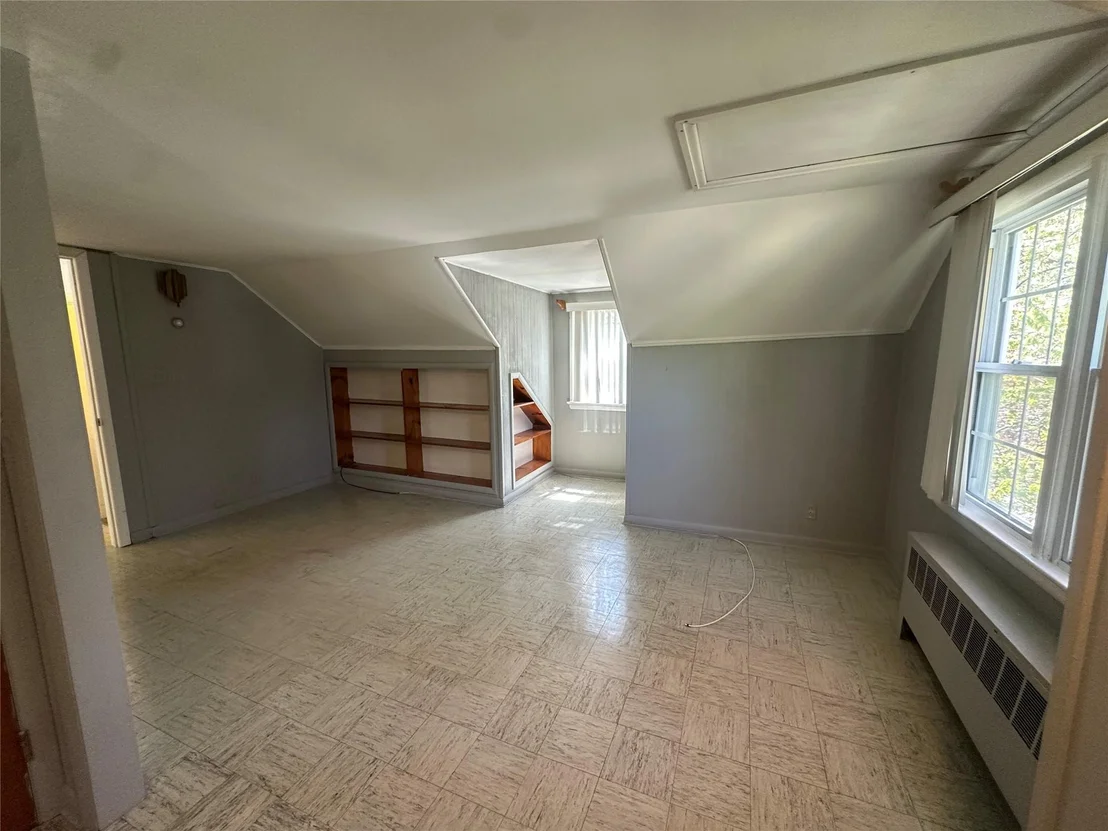 Photo of 8 Van Siclen Drive