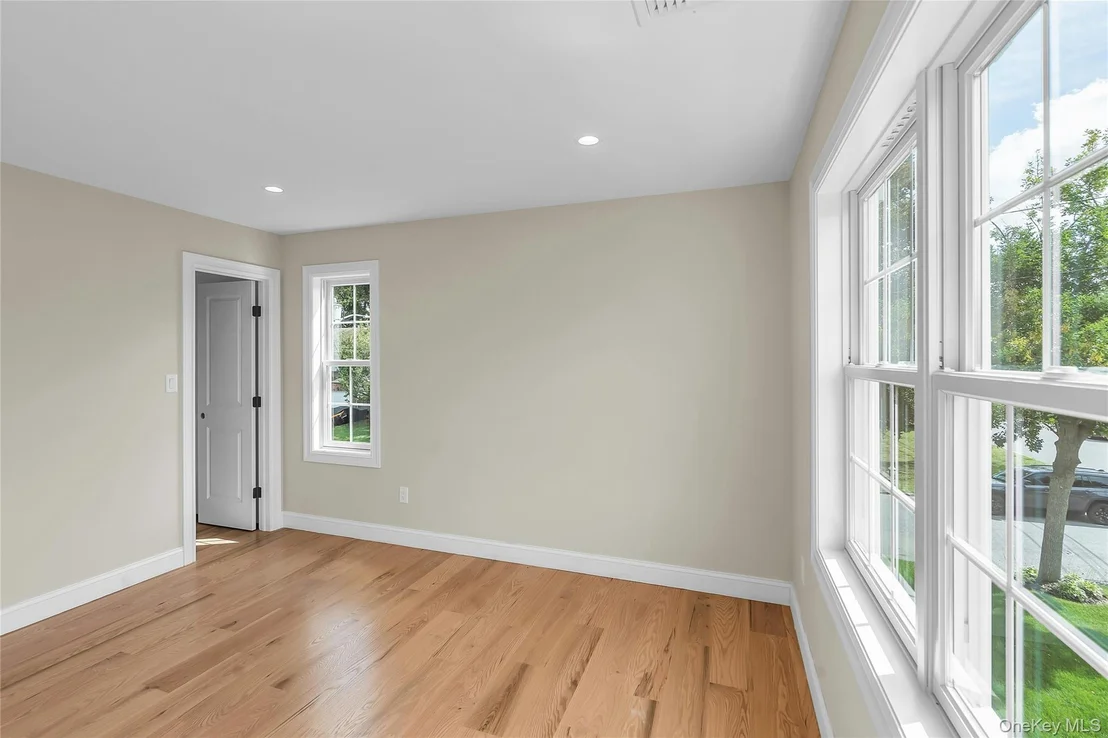 Photo of 52 Linden Avenue