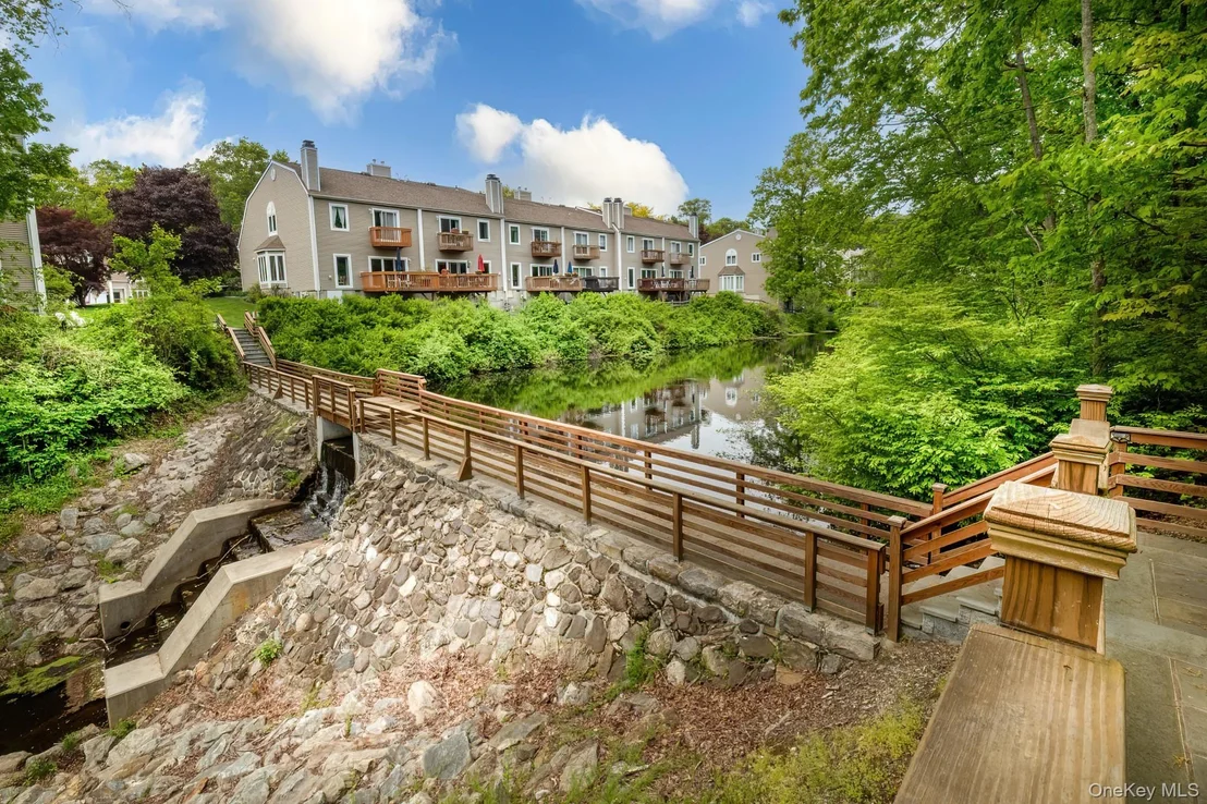Photo of 6 Spring Pond Drive
