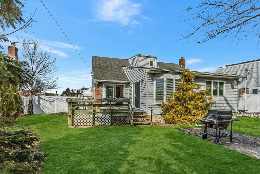 Photo of 591 Seminole Road