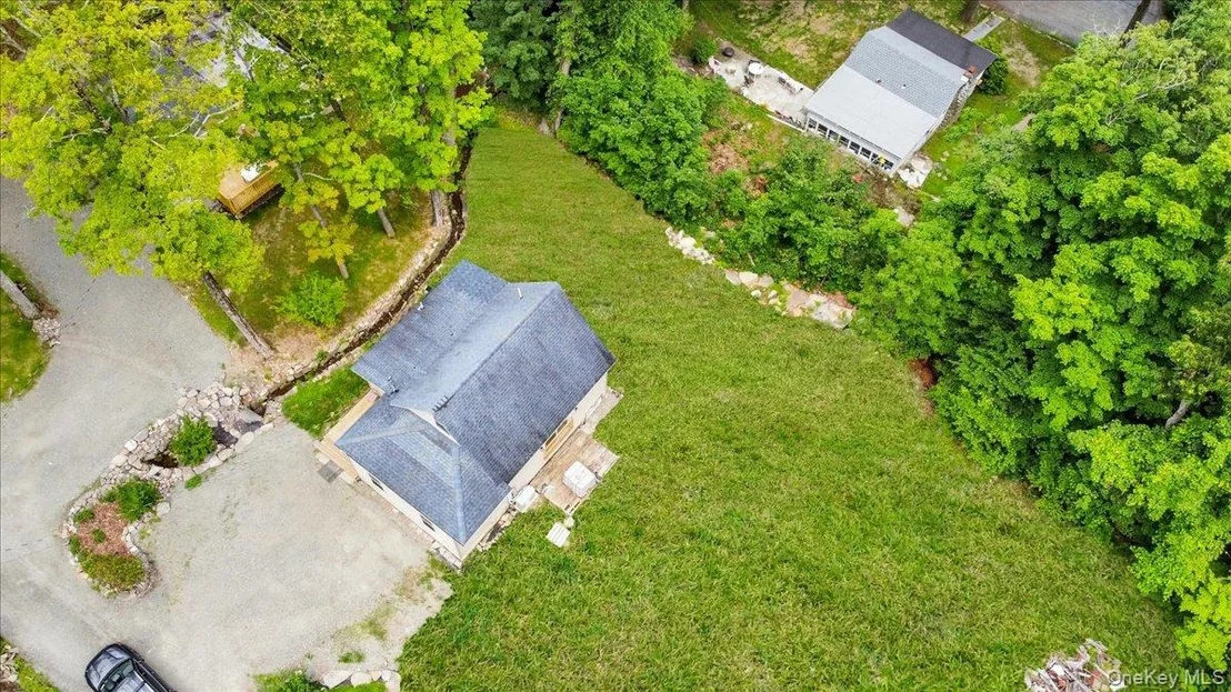 Photo of 8 Pioneer Trail