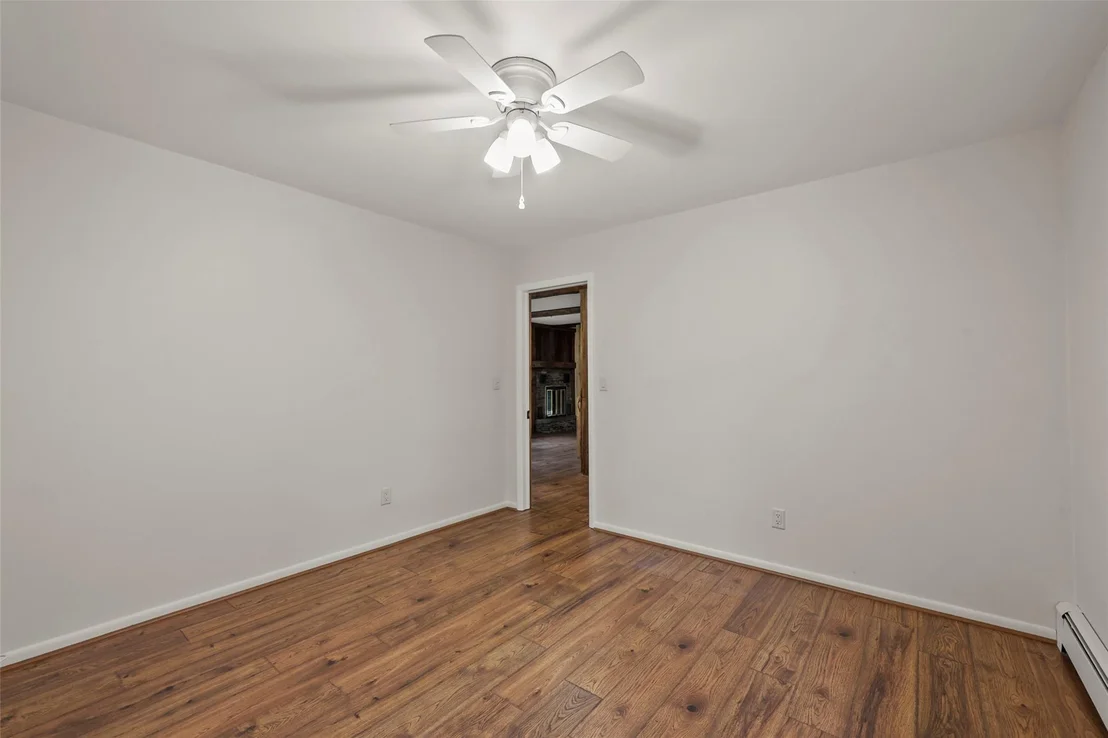 Photo of 1122 Lake View Road