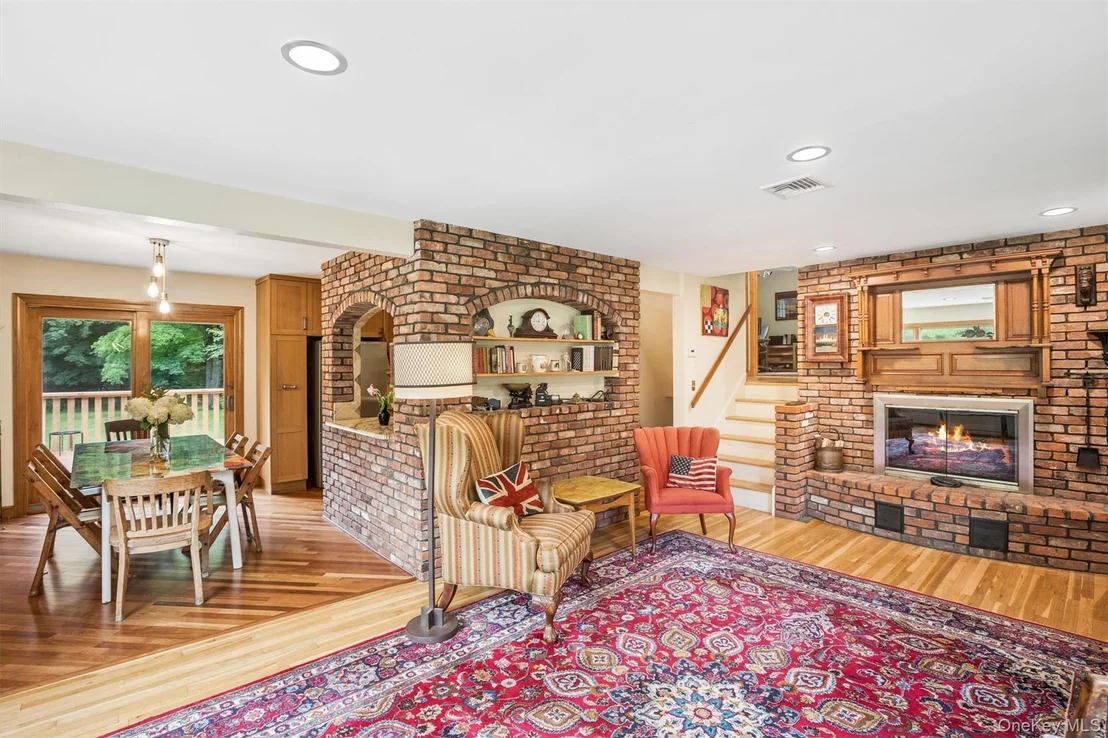 Photo of 212 Old Albany Post Road