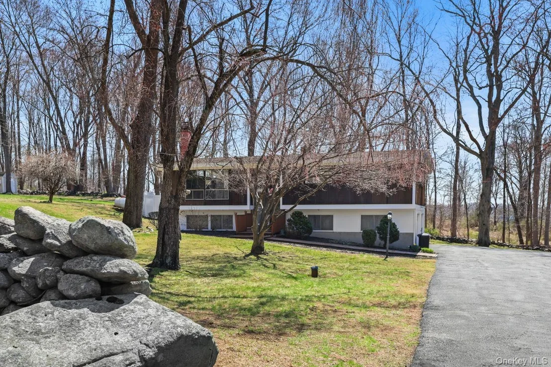 Photo of 320 Allview Avenue