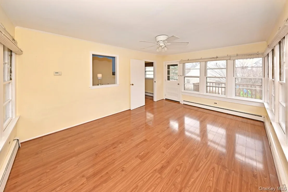 Photo of 160 E Willow Tree Road