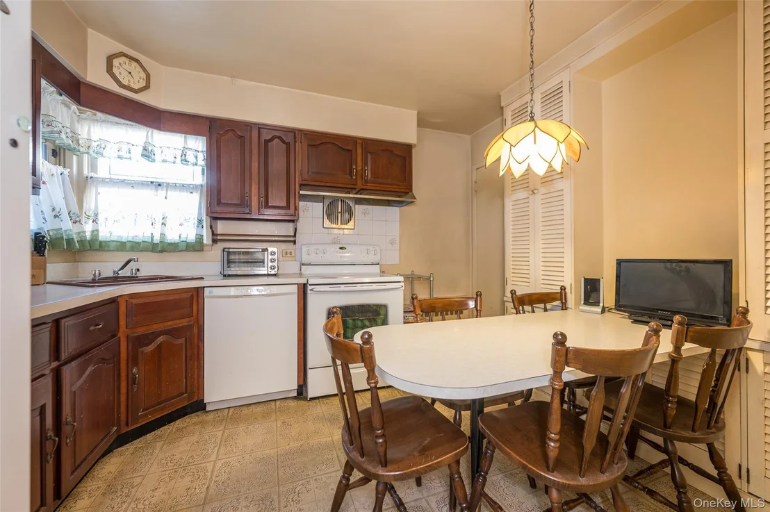 Photo of 770 Palmetto Drive