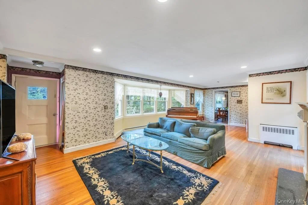 Photo of 89 Van Brunt Manor Road