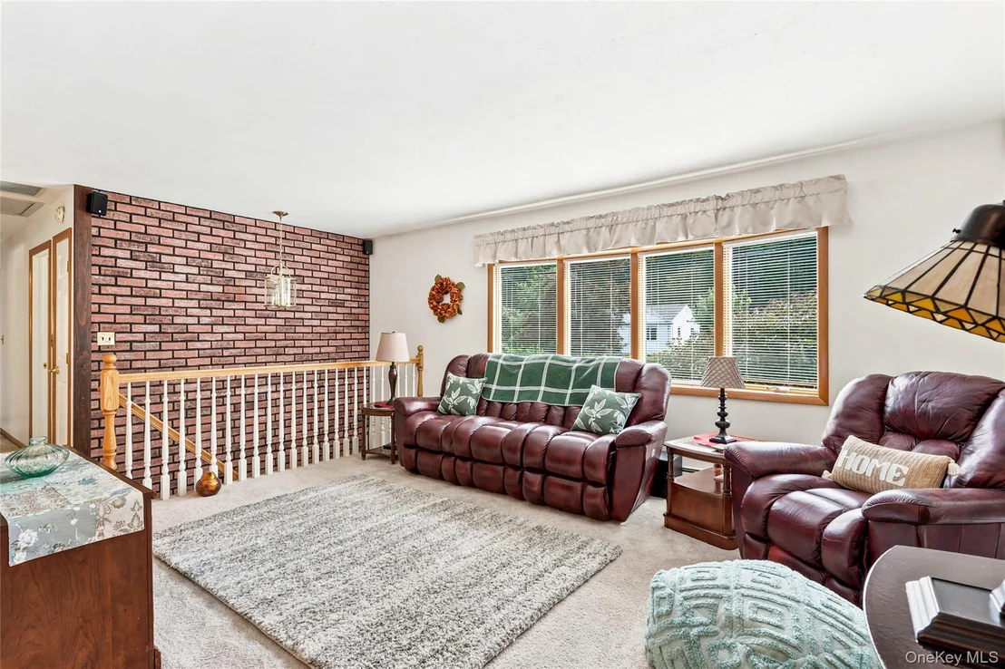 Photo of 355 Sprout Brook Road