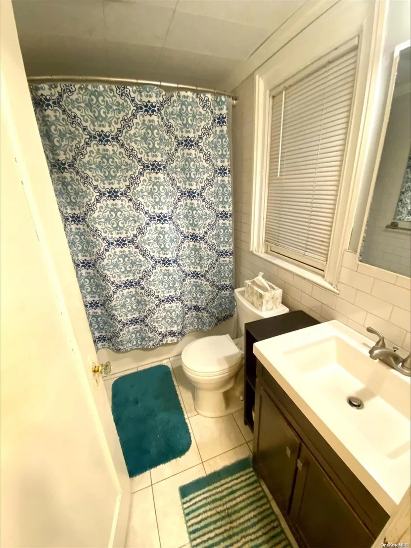 Photo of 160 Sweezy Avenue
