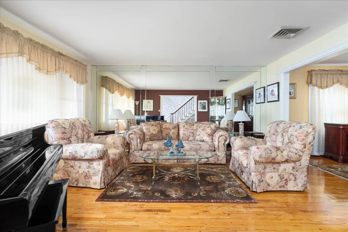 Photo of 897 Second Avenue
