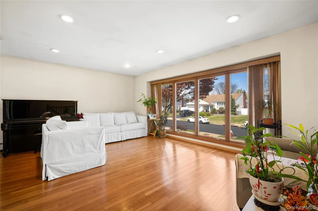Photo of 150 Roxton Road