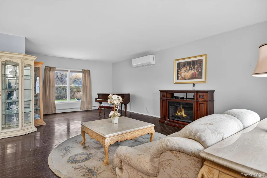 Photo of 120 Pine Tree Road