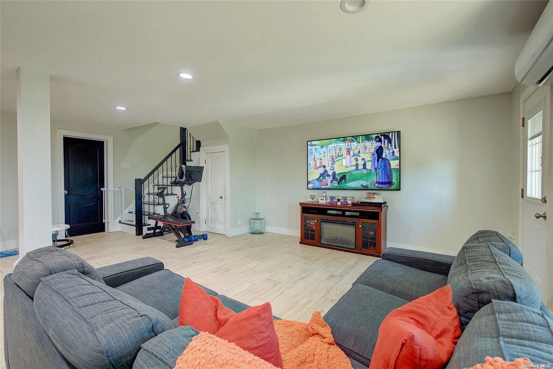 Photo of 264 Highland Boulevard