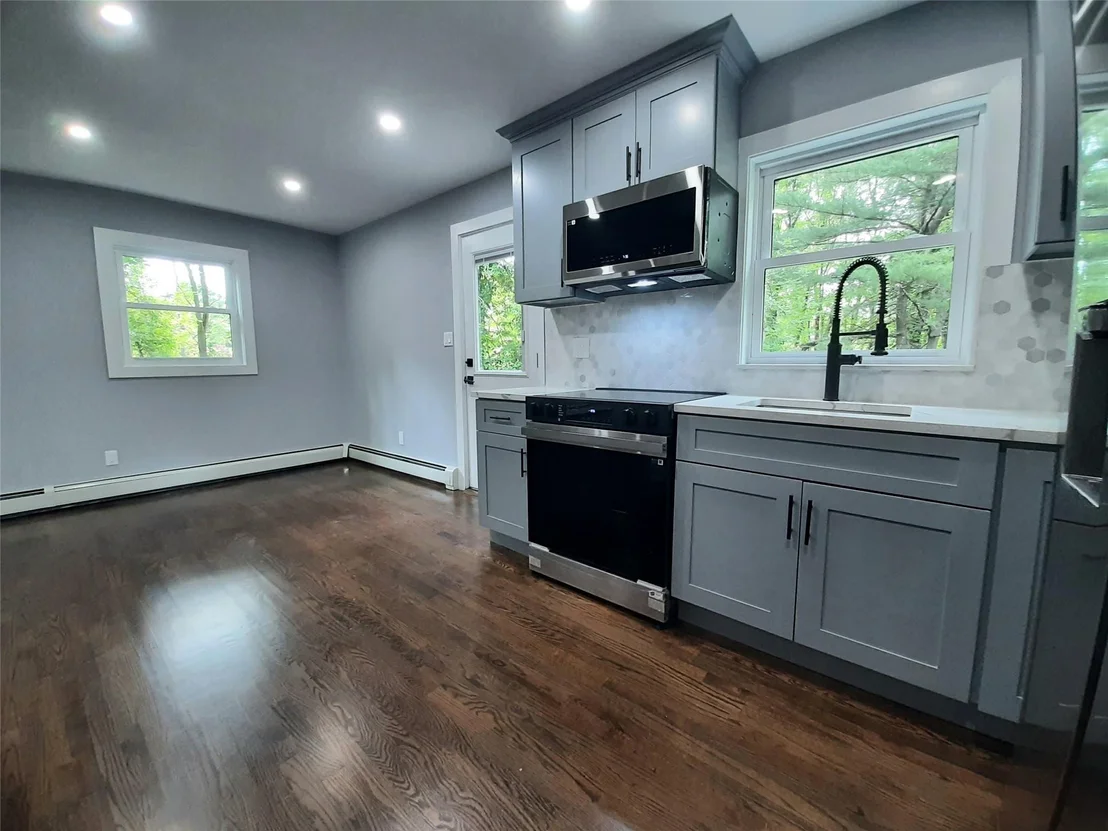 Photo of 495 Stanton Terrace