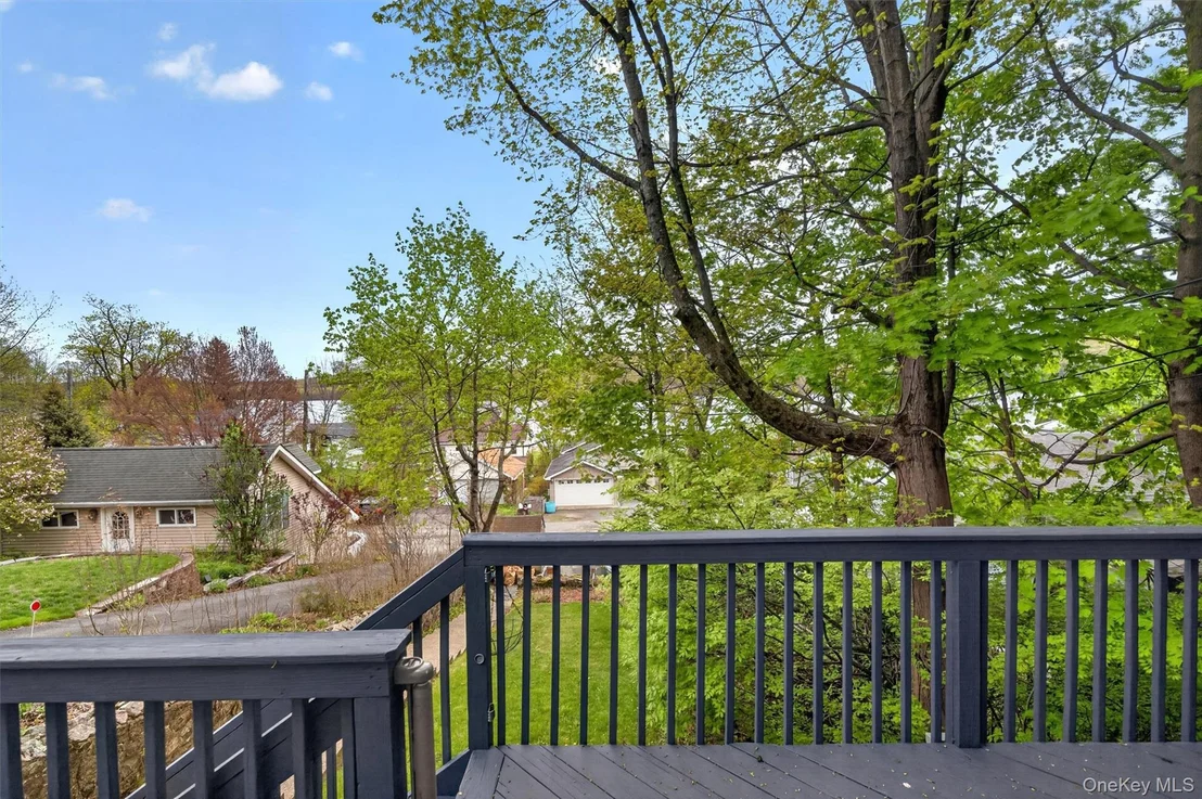Photo of 21 Lakeview Drive