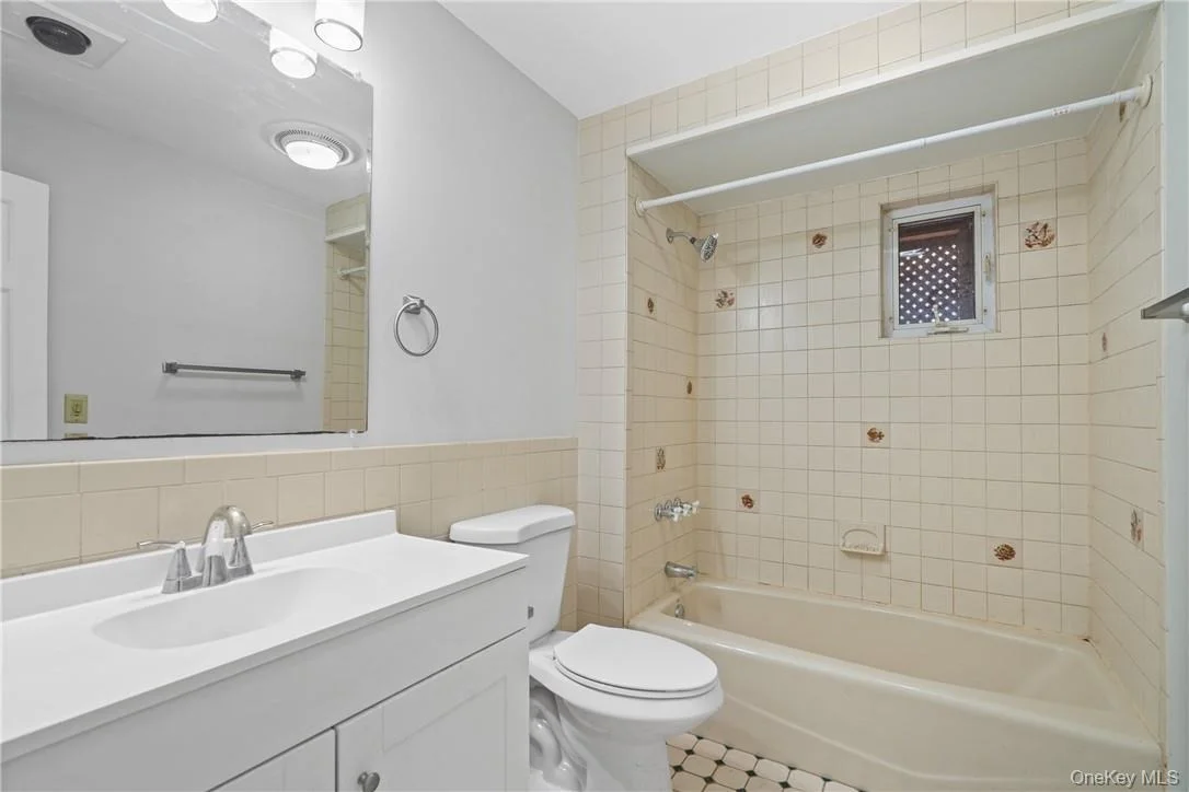 Photo of 448 Sprout Brook Road