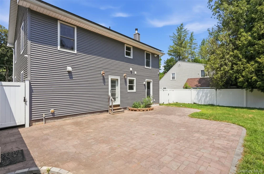 Photo of 10 Henmond Boulevard