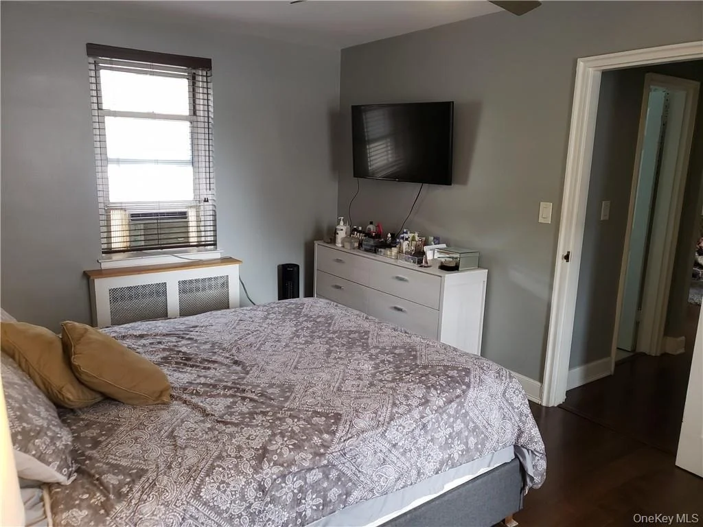 Photo of Unit 1C at 811 Bronx River Road