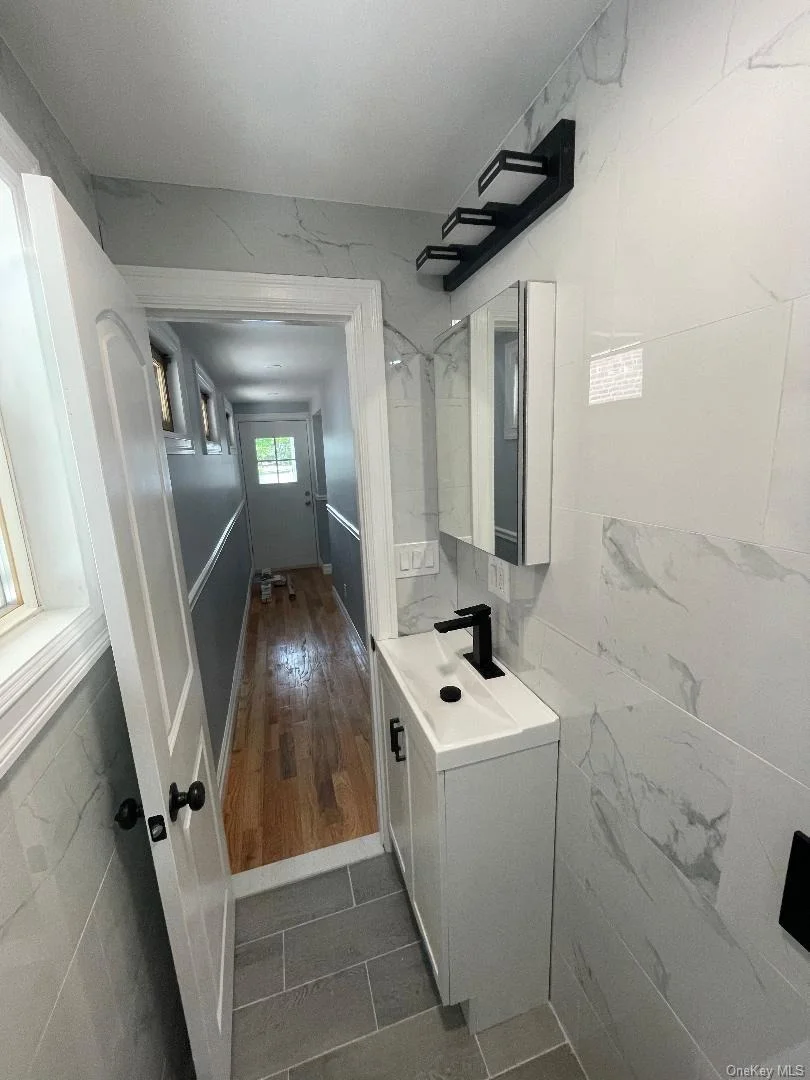 Photo of 839 Clarence Avenue