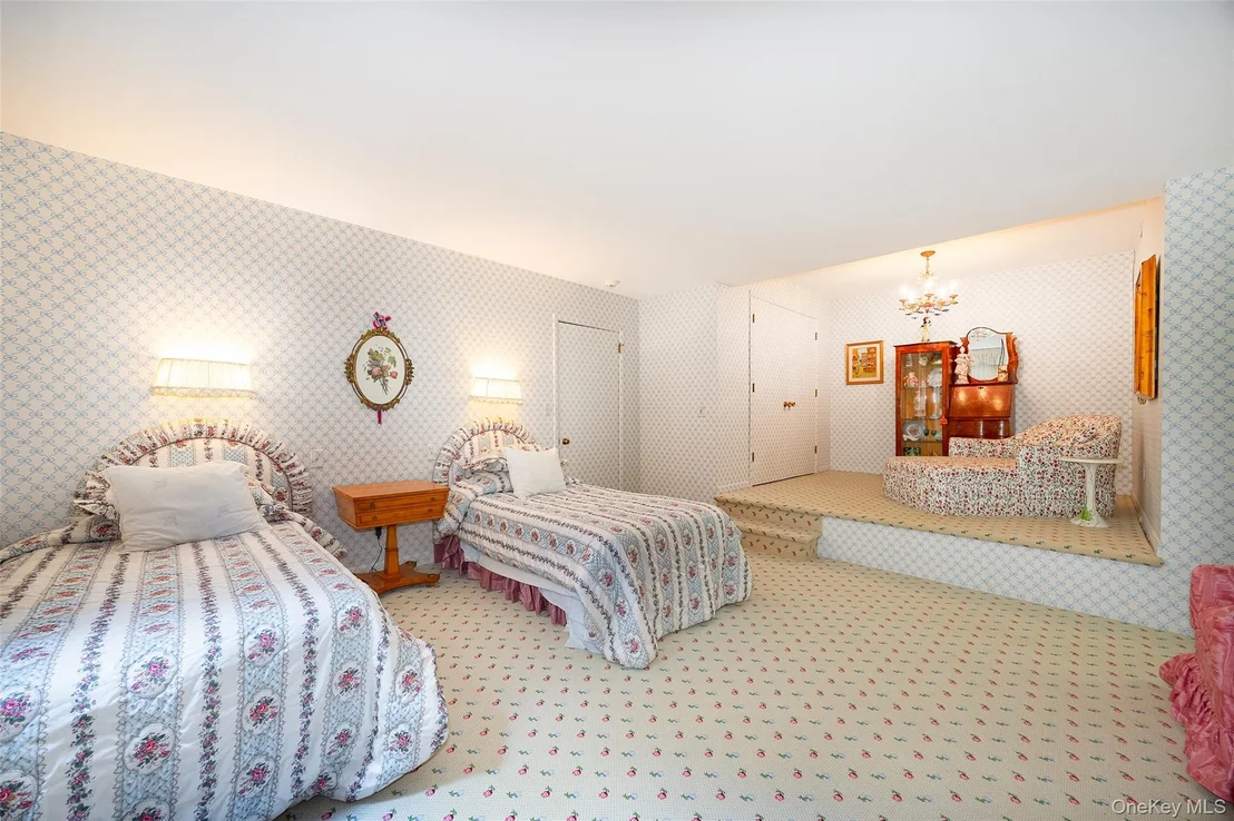 Photo of 42 Yates Boulevard