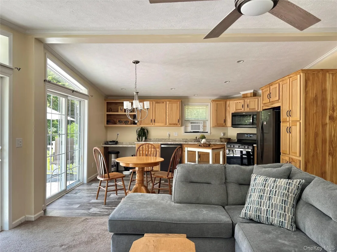 Photo of 484 Edison Timmerman Road