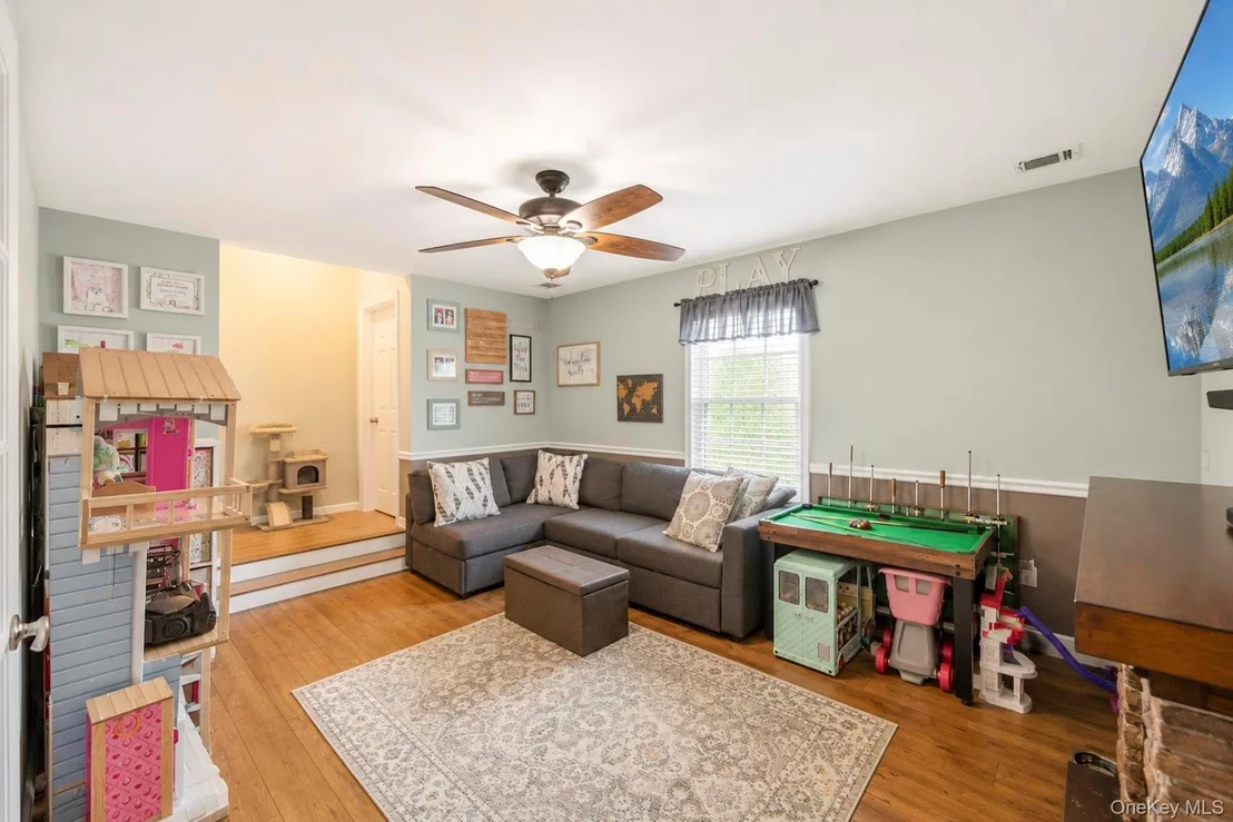 Photo of 41 Miller Place