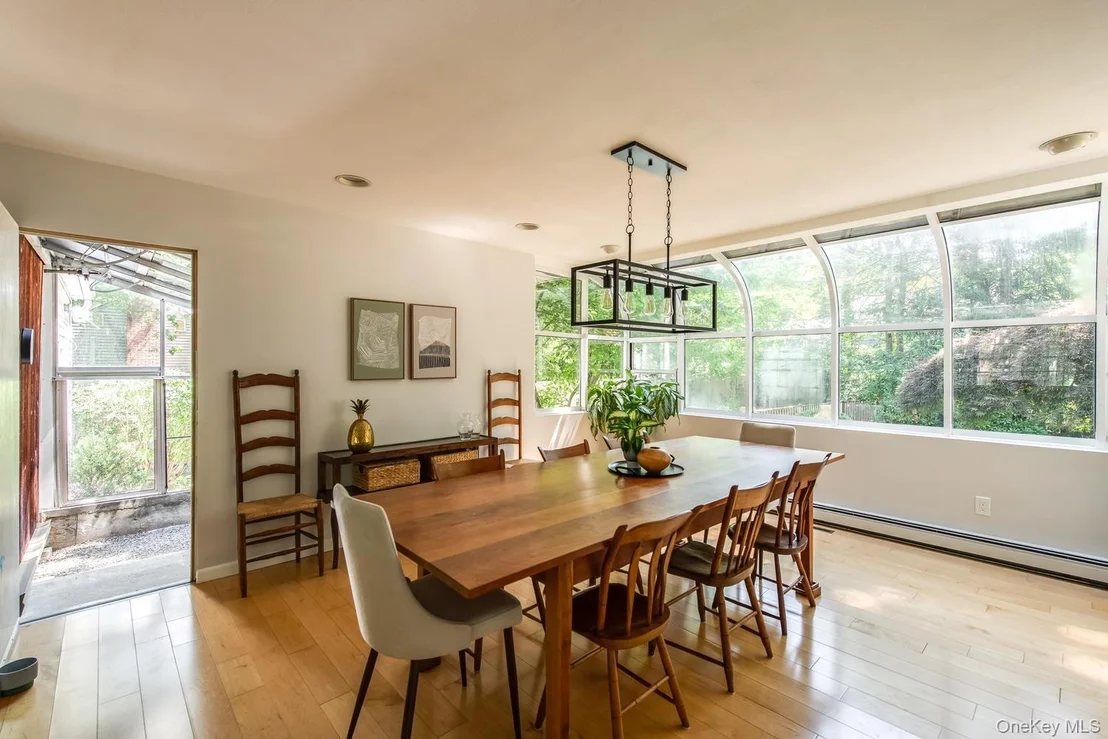 Photo of 44 Pleasant Ridge Drive