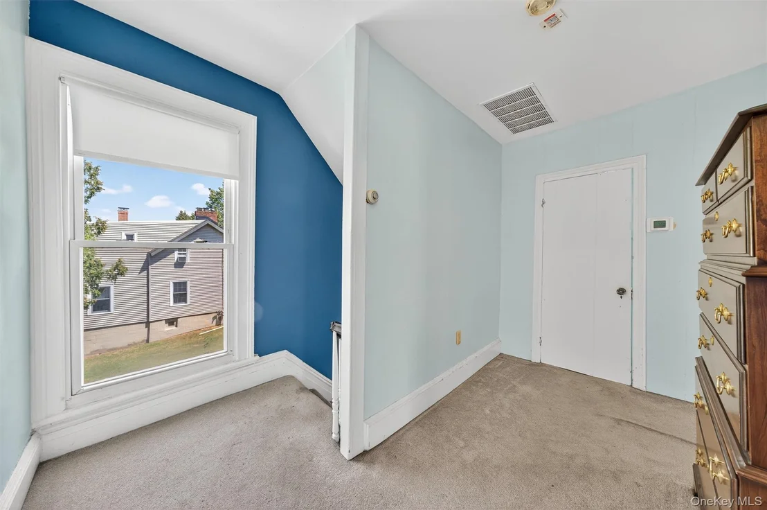 Photo of 1 Pond Road