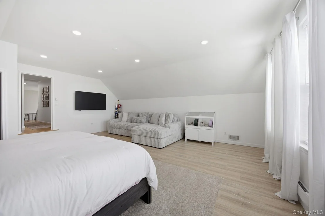 Photo of 18 Valley View Road